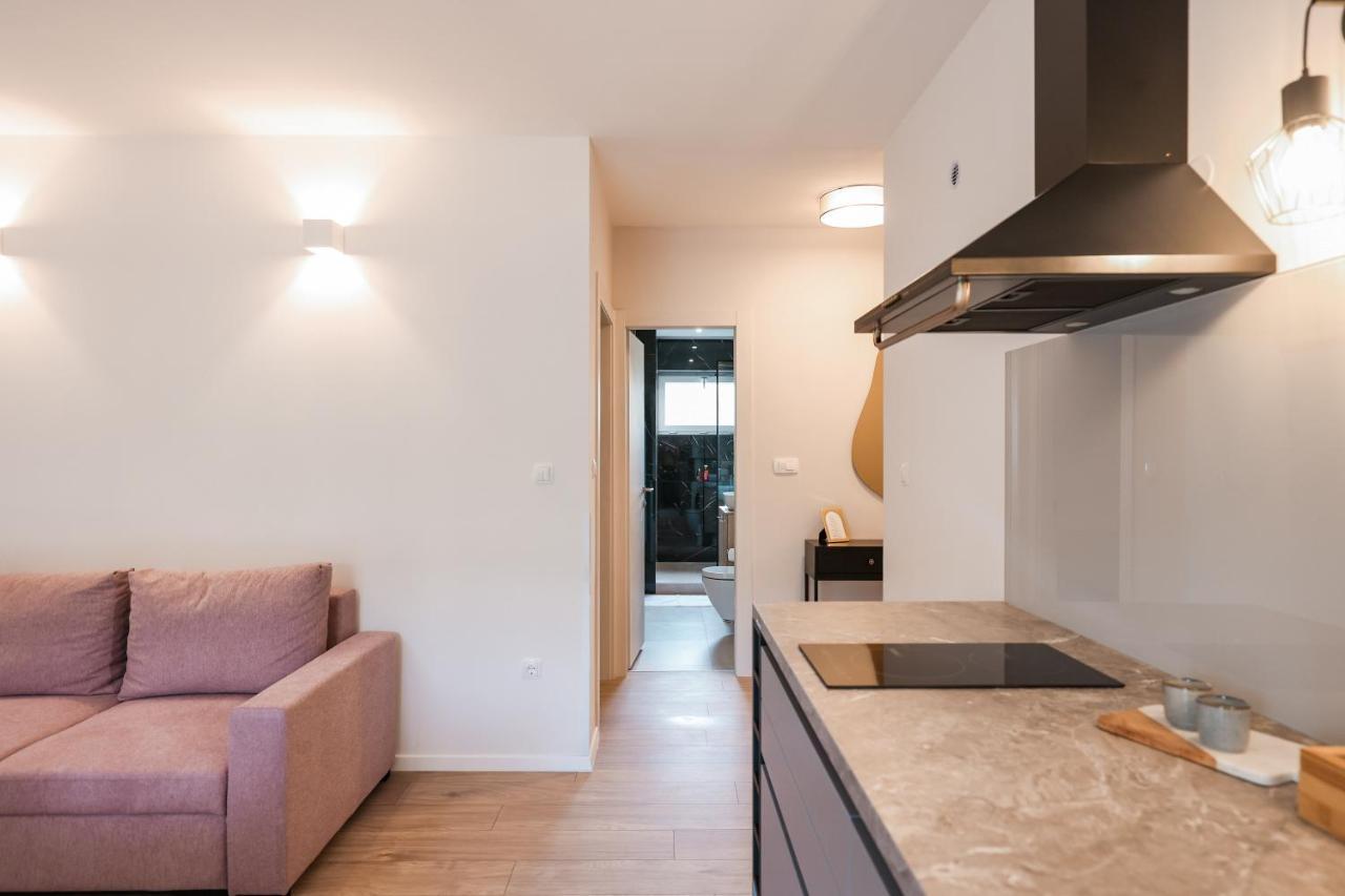 Elly Apartment