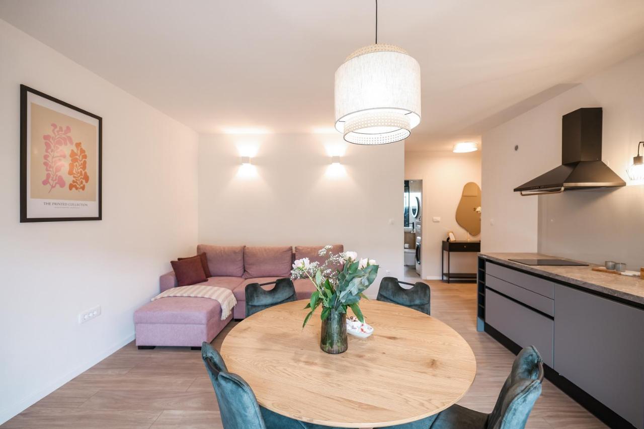 Elly Apartment *