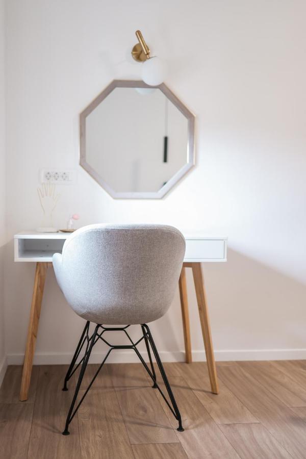 Elly Apartment