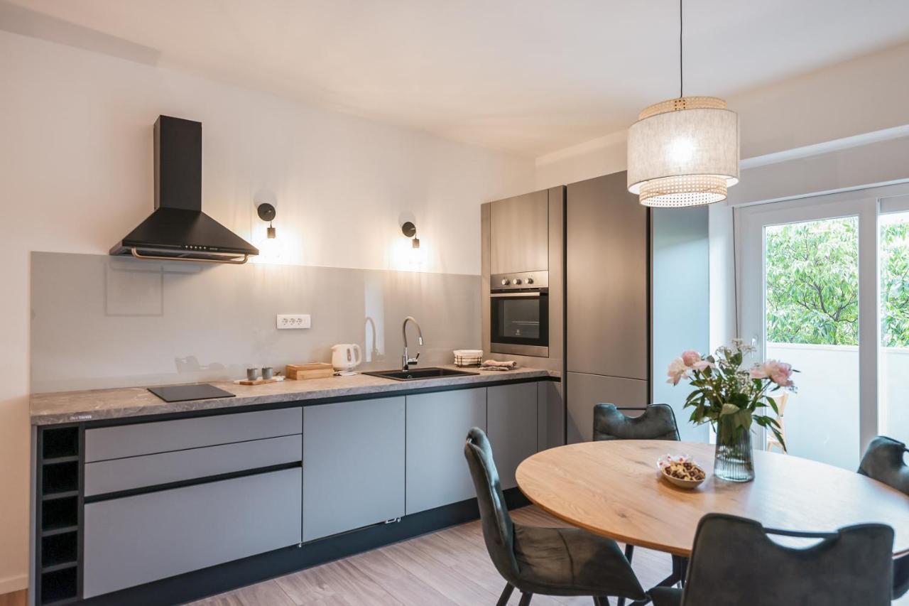 Apartma Elly *